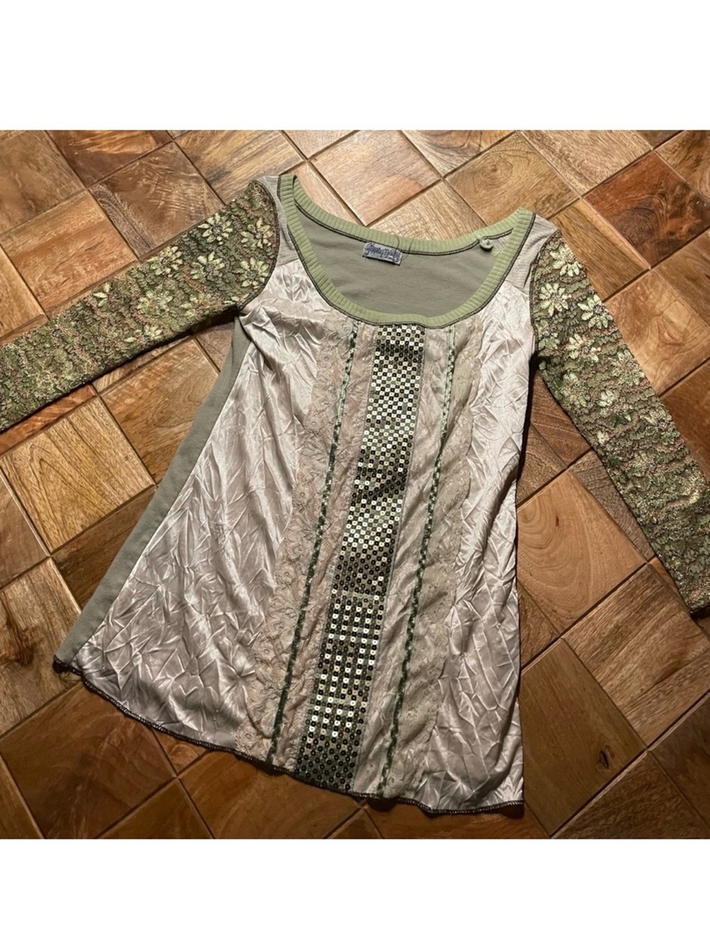 Vintage Y2K | Gypsy Daisy |Olive Green Sequin-Accent Long Sleeve Top